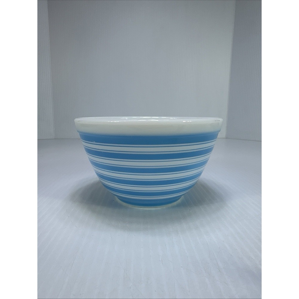 Vintage Pyrex 401 Blue Stripes Mixing Bowl 1.5 Pint White Horizontal Stripe USA
